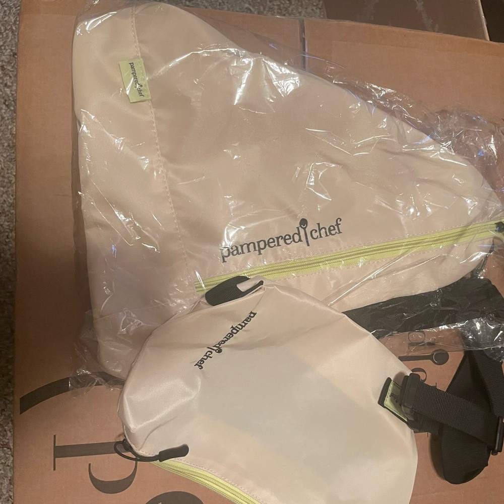 Pampered Chef Cream Sling Bag Duo